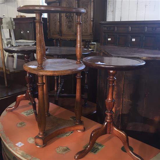 Circular oak 3 tier table & 2 wine tables(-)